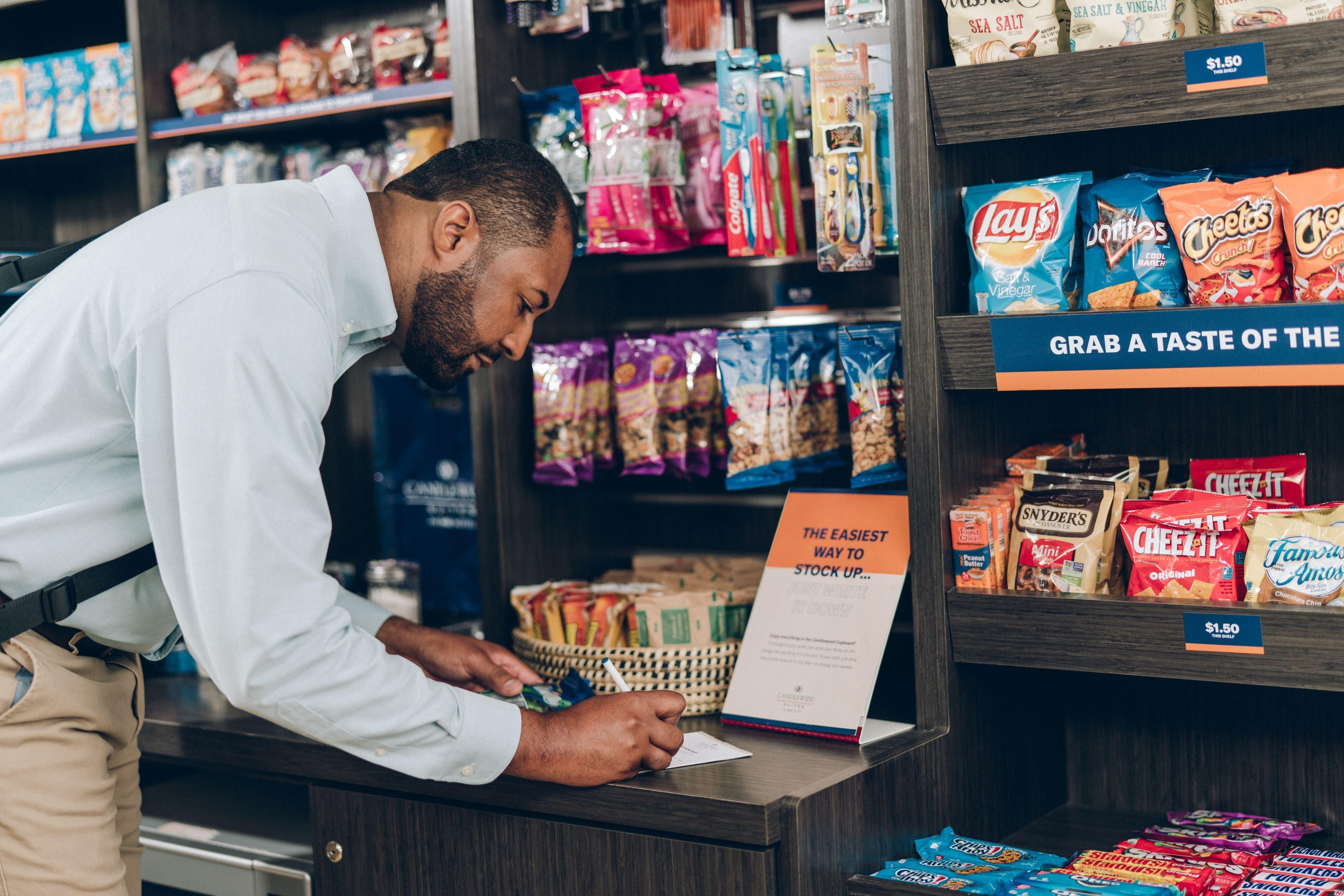 Candlewood Suites Philadelphia - Airport Area By Ihg Chester Exteriör bild