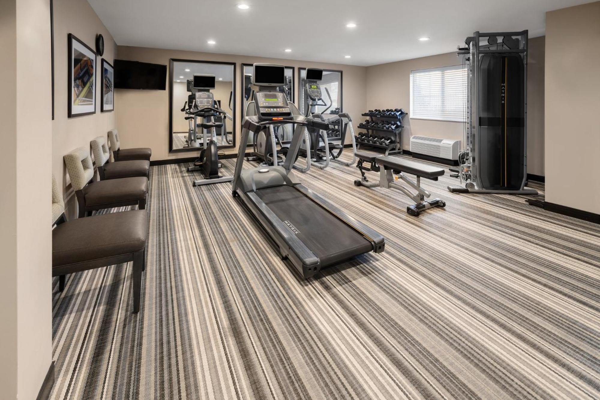 Candlewood Suites Philadelphia - Airport Area By Ihg Chester Exteriör bild